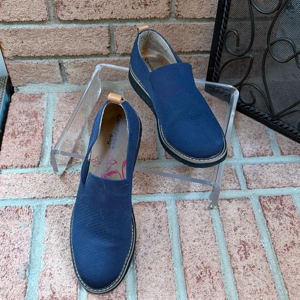 Comfortiva Slip-On Loafers in Navy Blue, Size 8.5 EUC
